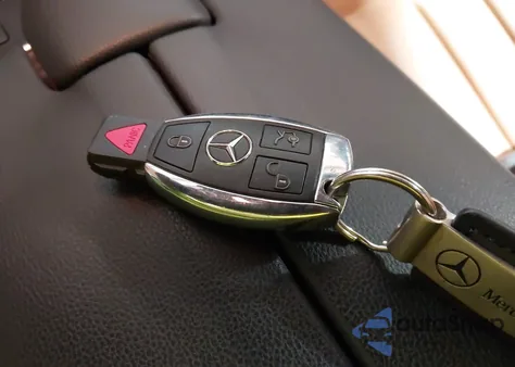 2012 Mercedes-Benz E 350 из США, поврежденный, VIN WDDHF5KB2CA540192